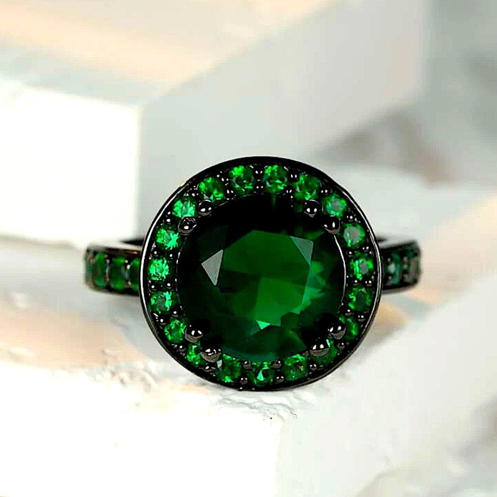 NEW BLACK GOLD EMERALD GREEN ZIRCON RING - Picture 1 of 3
